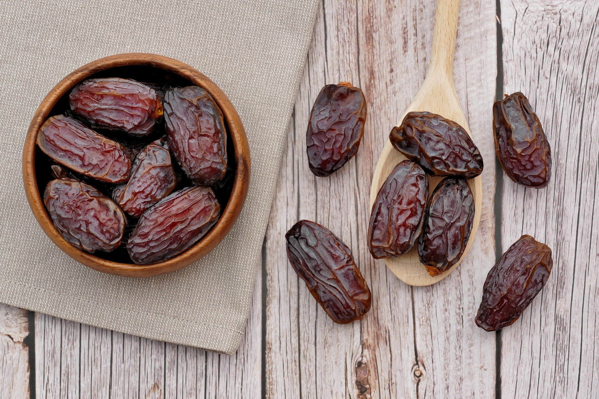 organic whole dates providing natural sweetness in delicious, animal-based protein bars